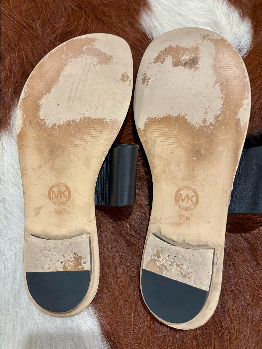 Michael Kors Brown Real Fur Pom Pom Toe Ring Slide Sandals - Picture 4 of 4